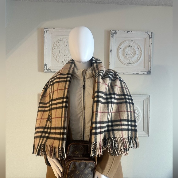 Authentic Burberry Classic Nova Check Scarf, lap blanket, shawl 100% pure wool - Picture 3 of 15